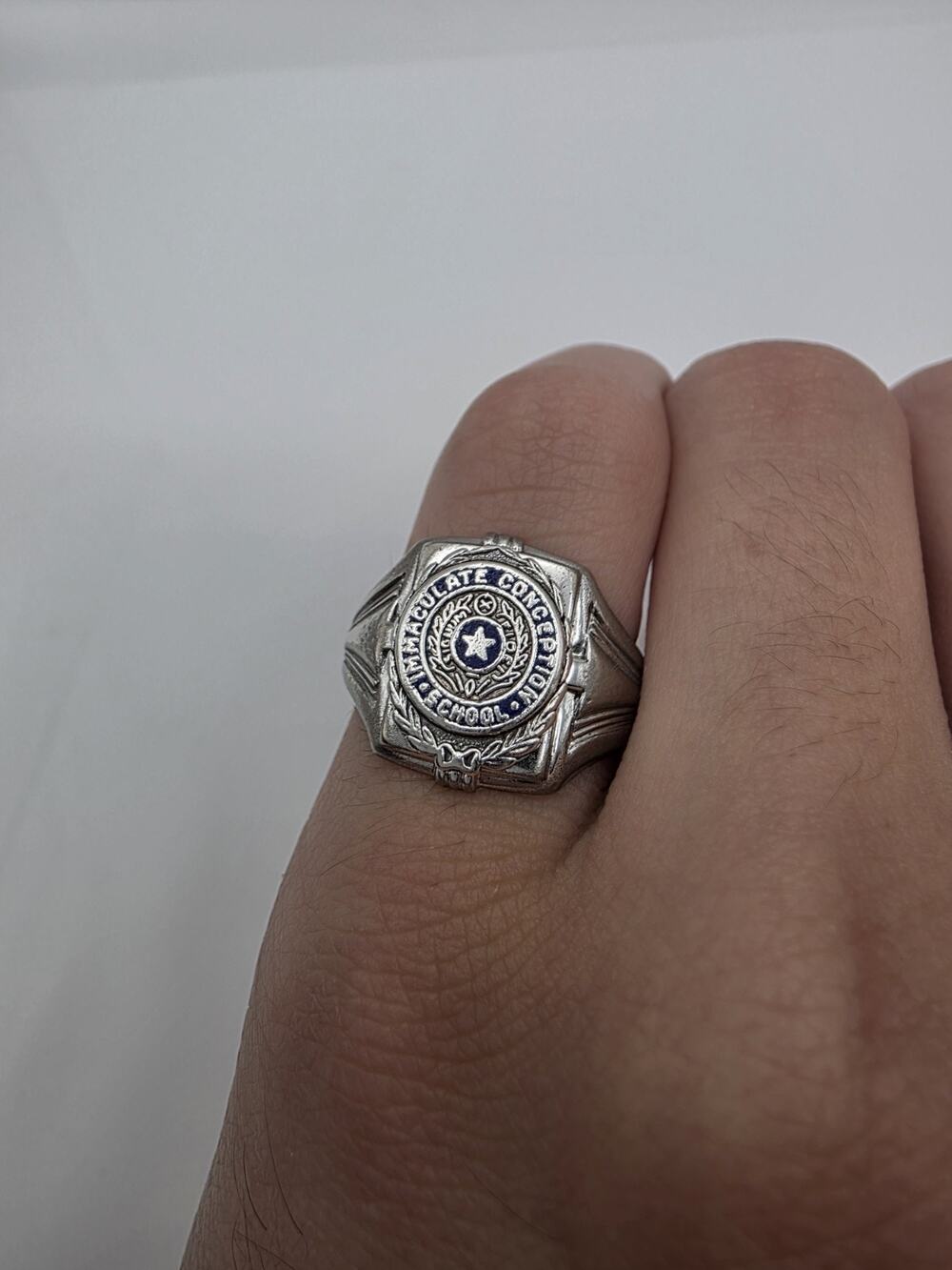 S.K and F 925 Sterling Vintage 1967 Immaculate Conception School Ring Size 9